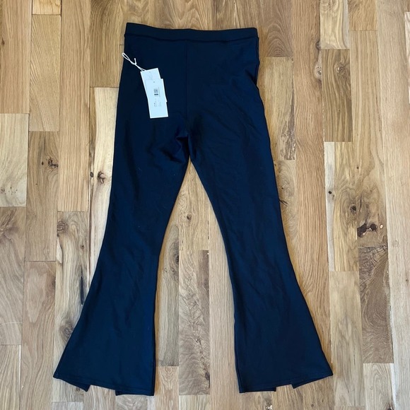 NWT Women's Calme Ease Split Leg Flare Black Leggings SZ L - Picture 6 of 6